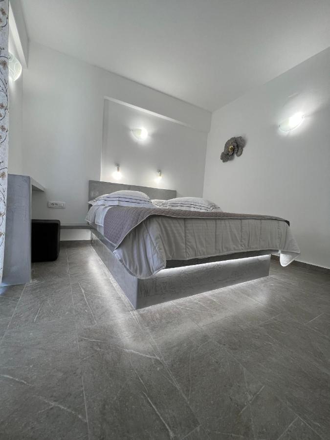 Appartamento Petit Homme By Andreas Perissa  Esterno foto